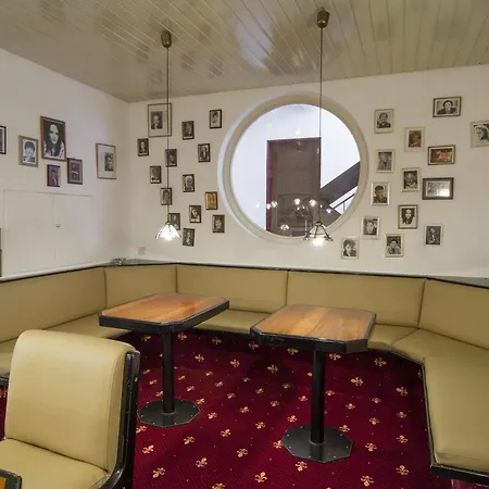 Maurer Hotel 3*
